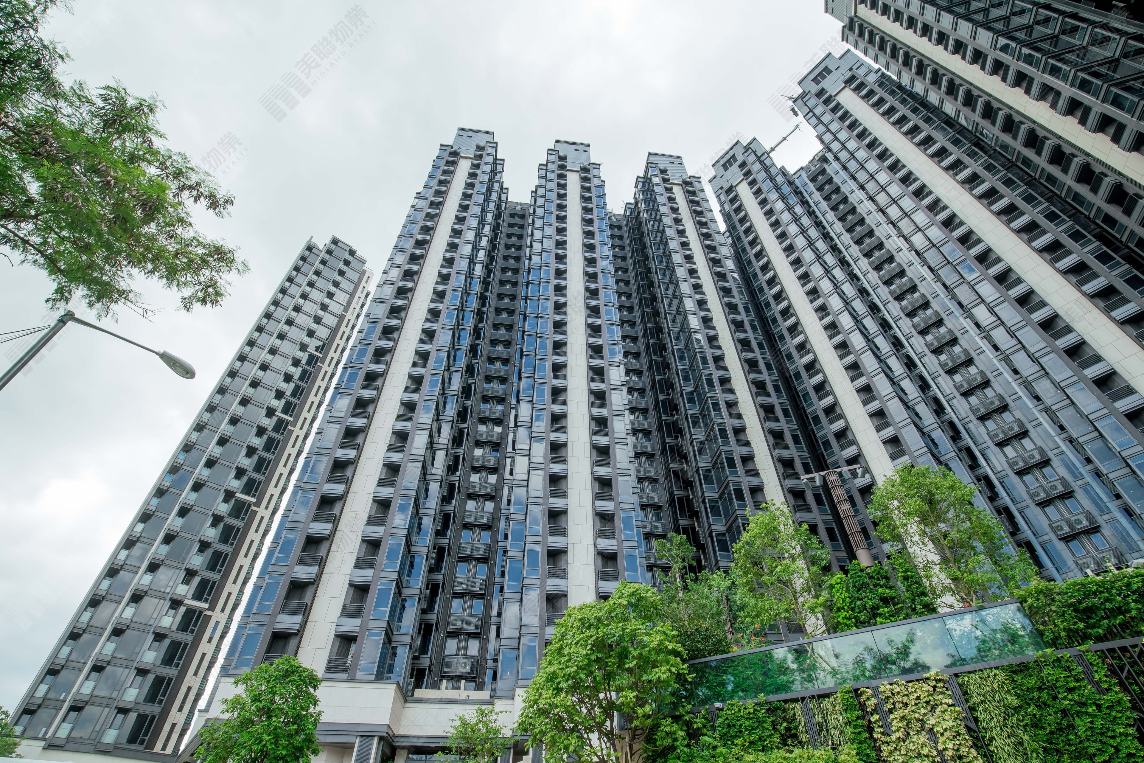 新界上水青山公路古洞段88號高爾夫.御苑3座15字樓B室連露台及工作平台 屋苑參考相片